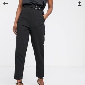 ASOS DESIGN slim pants in ponte. Size US 4.